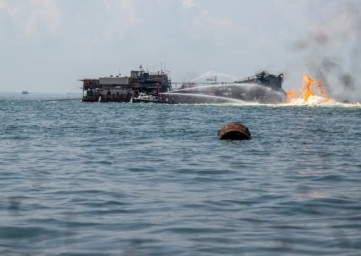 PDVSA informa que explosión en planta del Lago de Maracaibo dejó seis trabajadores heridos