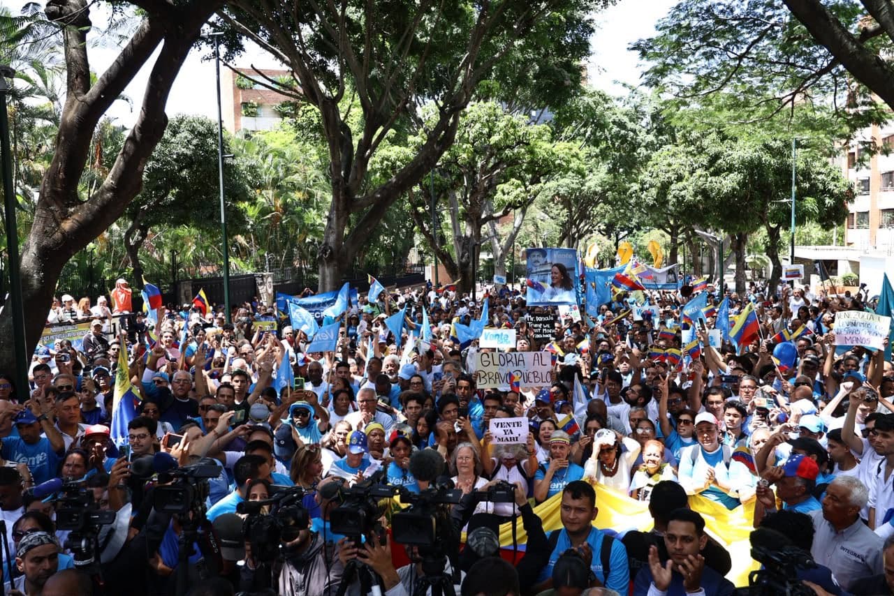 Simpatizantes de Vente Venezuela se movilizan para exigir elecciones presidenciales