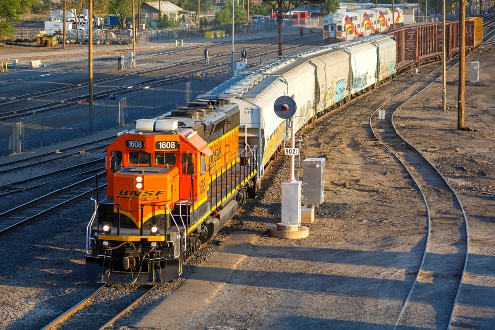 Hallan seis personas muertas dentro de vagón de tren en Laredo, Texas