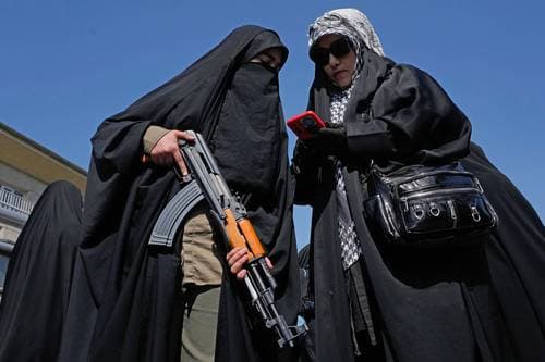 Descarta Trump uso de bomba nuclear en la guerra contra Irán
